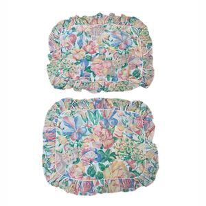 Gloria Vanderbilt  Standard Pillow Shams